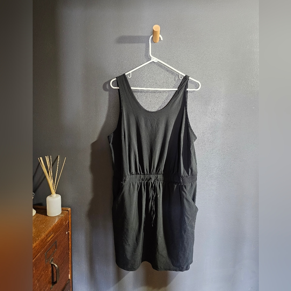 Athletic dress with pockets!